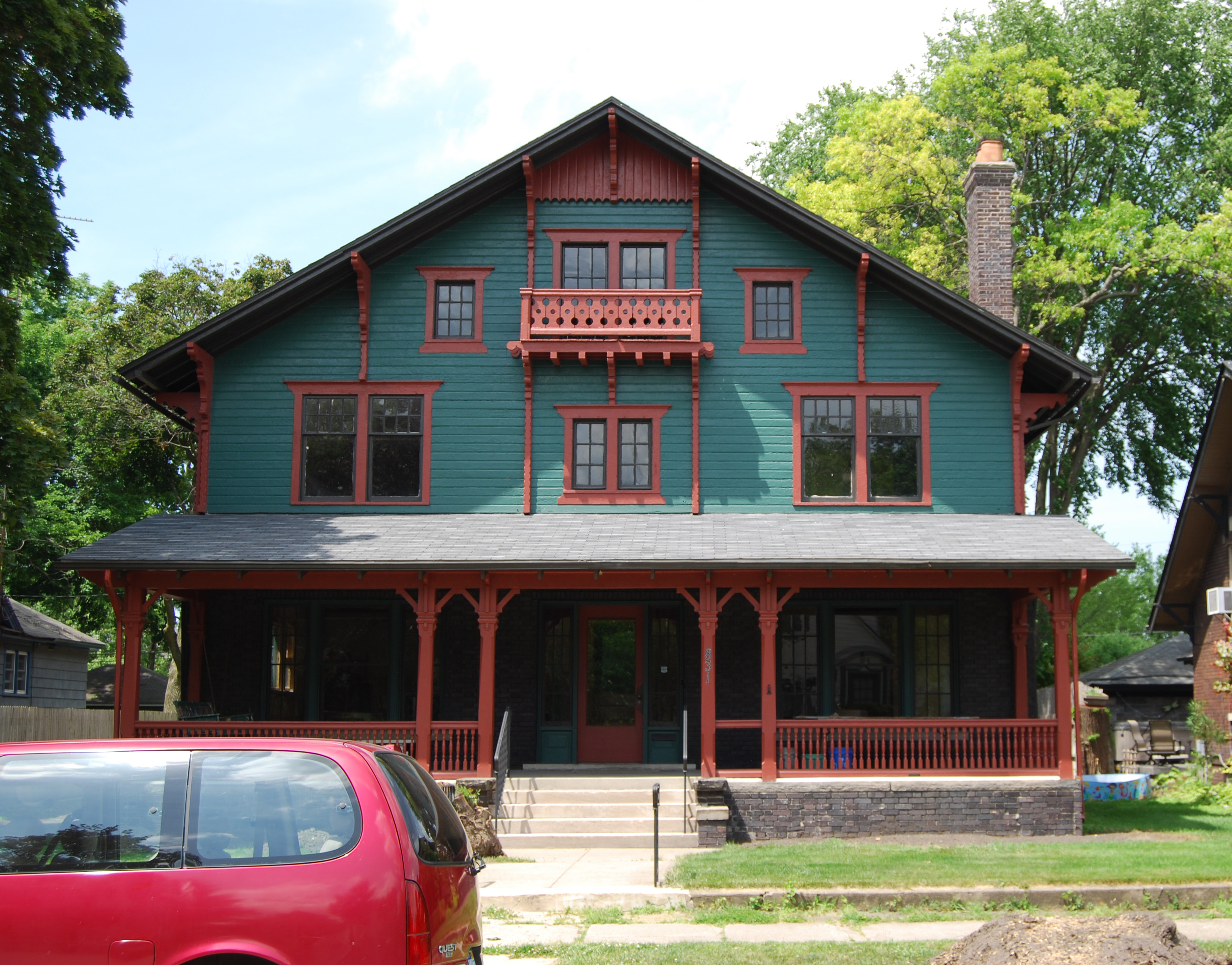 831 Colfax