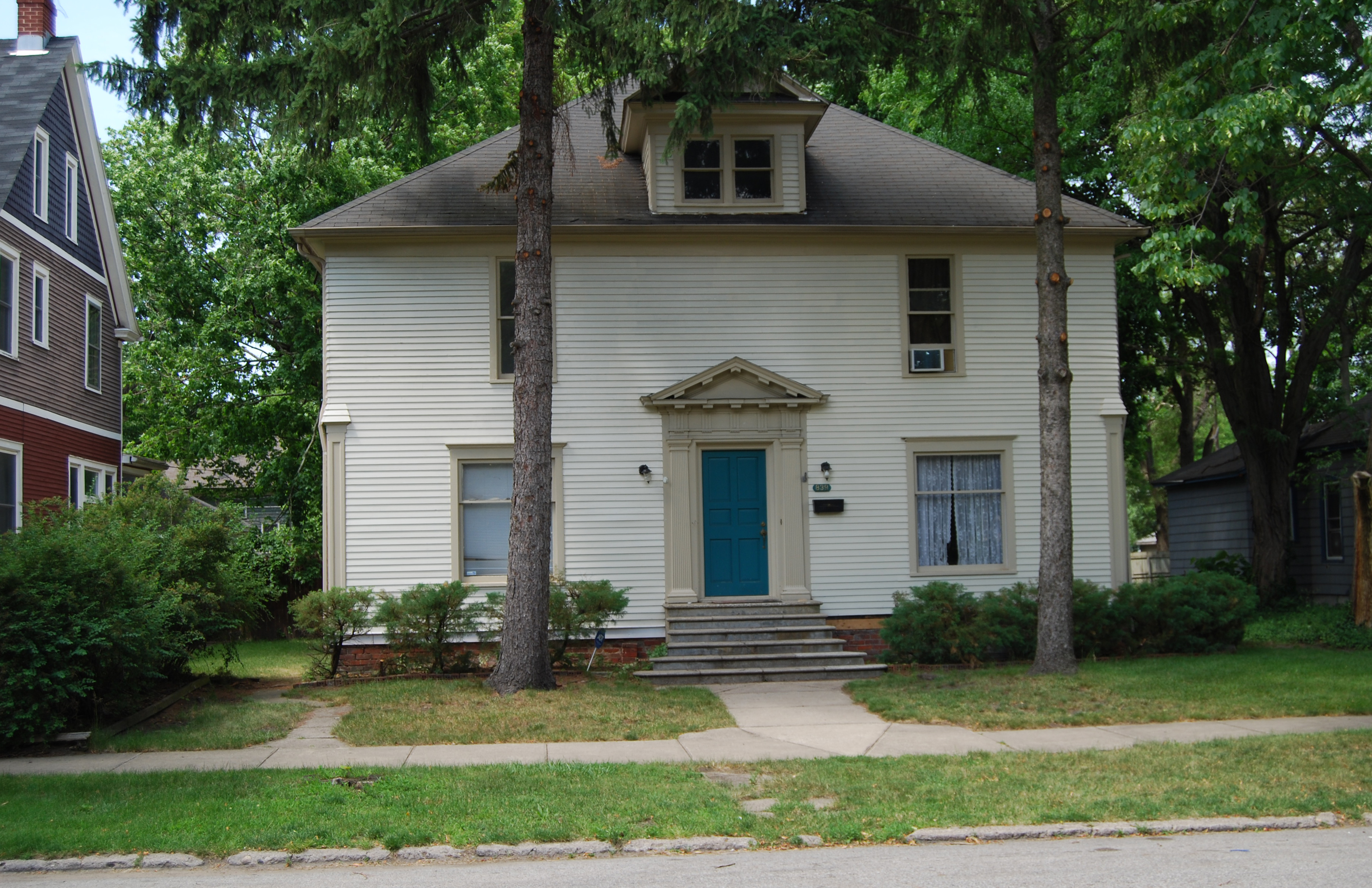 839 Colfax