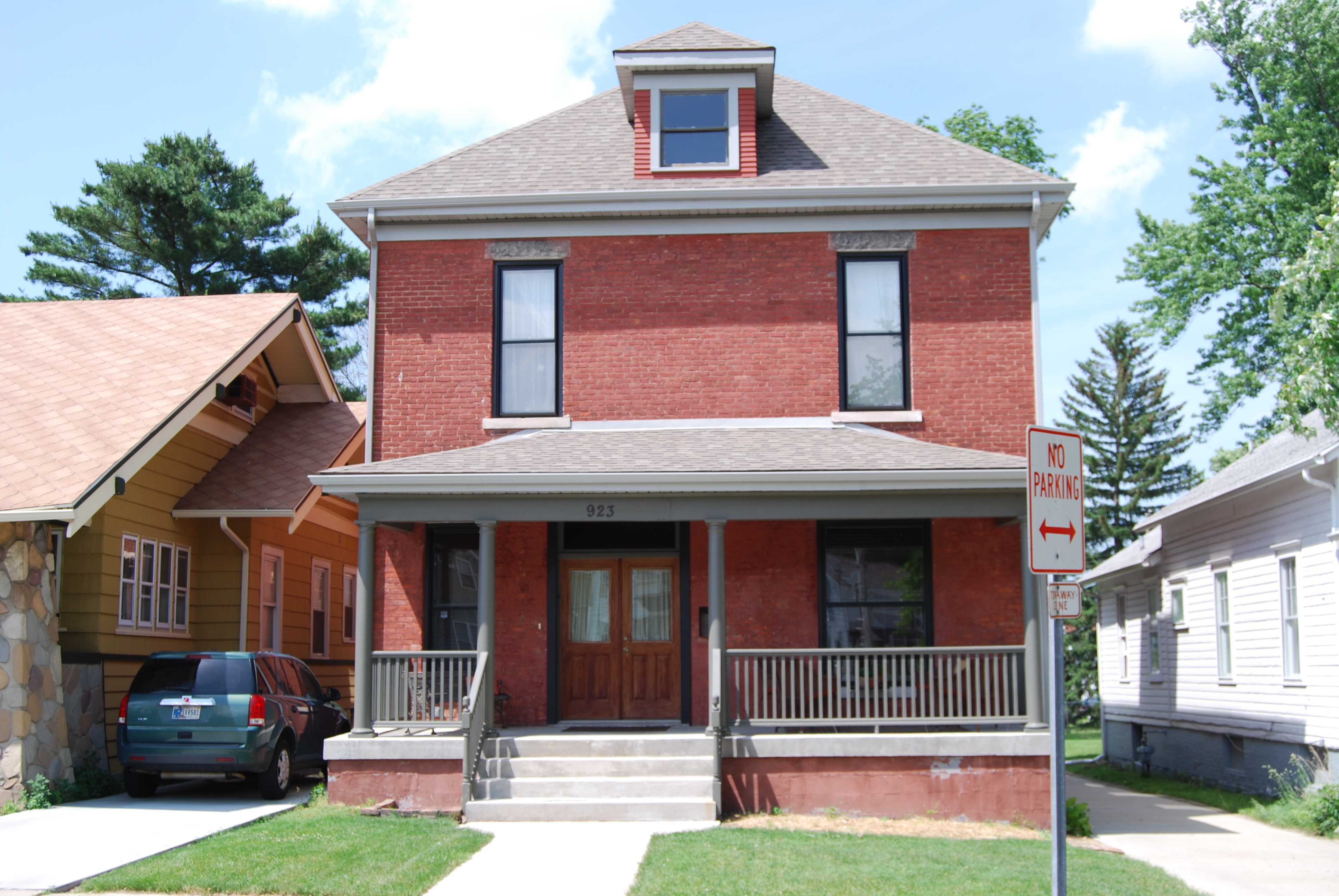 923 Colfax